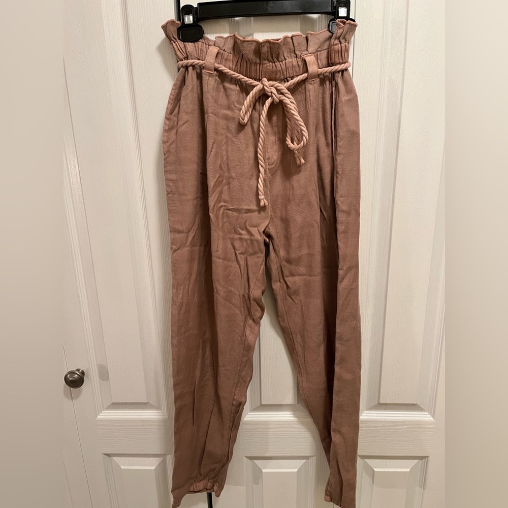 NWOT Billabong Paperbag Rope Belt Pants